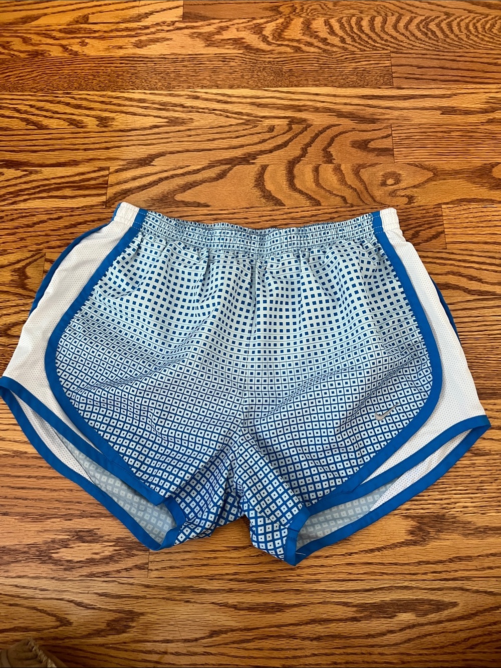 Nike Women's Blue Patterned Running Shorts